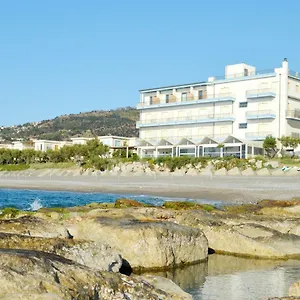 Hotel Caponettuno Frontemare Olbia
