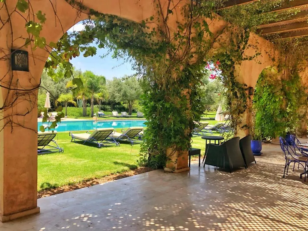 Gasthuis Villa Marco Au Jardin Des Senteurs El Ain
