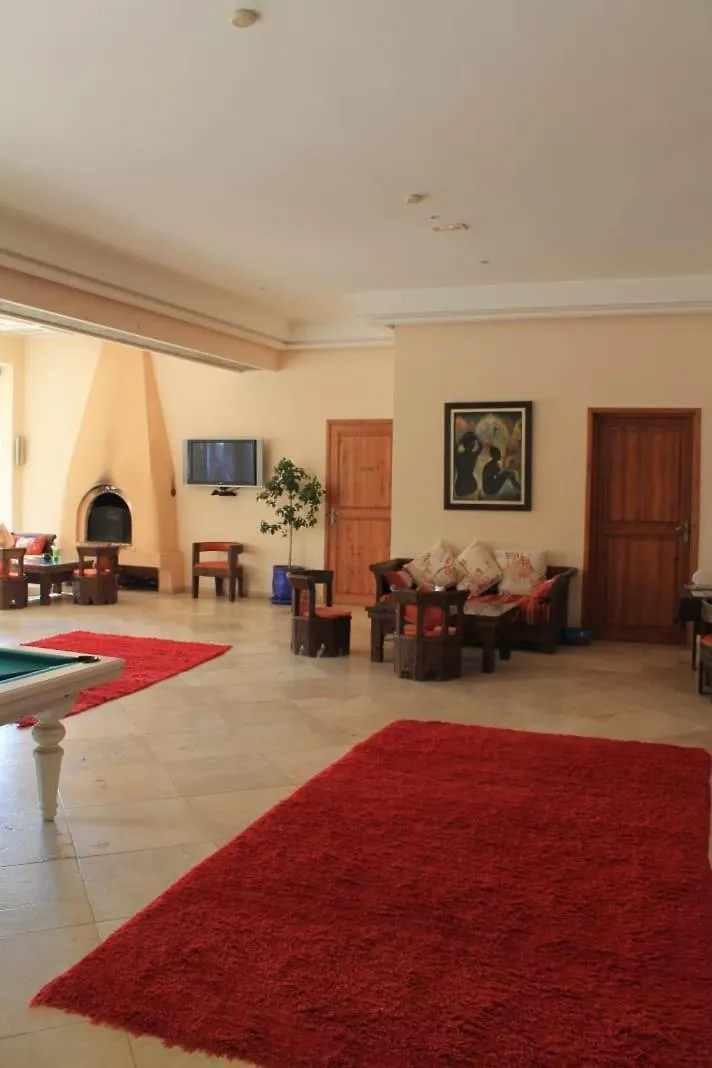 Villa Marco Au Jardin Des Senteurs El Ain 4*,